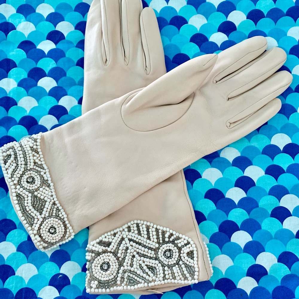 Vintage Elegant Genuine Leather Cream Beaded Gloves